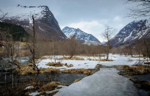 Vassdalstinden mountain snow